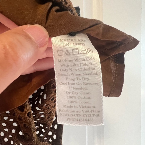 Everlane Button Crop Vest - Picture 4 of 5